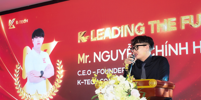 Khoảnh khắc CEO phát biểu tại sự kiện K-Tech Year End Party