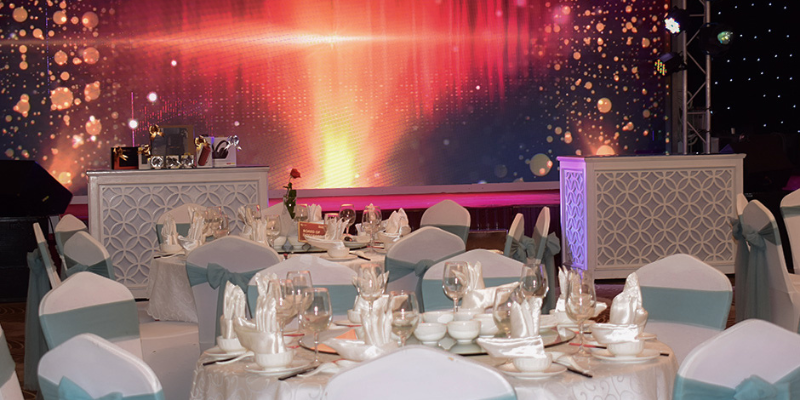 Không gian buổi tiệc K-Tech Year End Party bùng nổ sắc màu