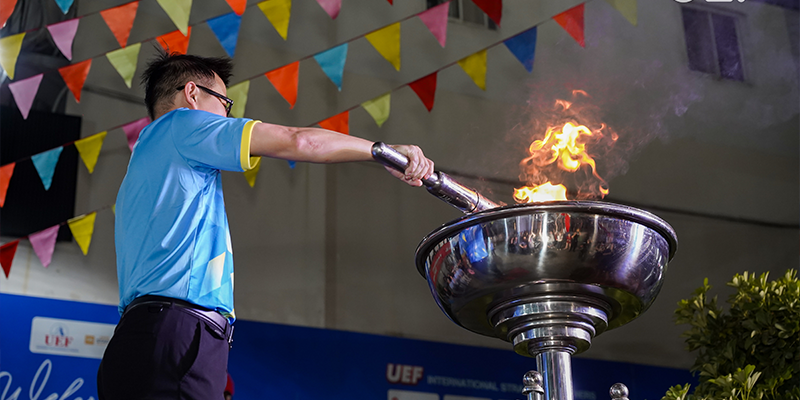 Khoảnh khắc rực cháy – Thắp sáng đài lửa Olympic UEF 2025