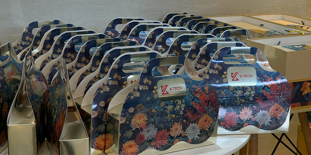 Không khí mở màn và Lời chào rộn ràng trong trung thu đoàn viên